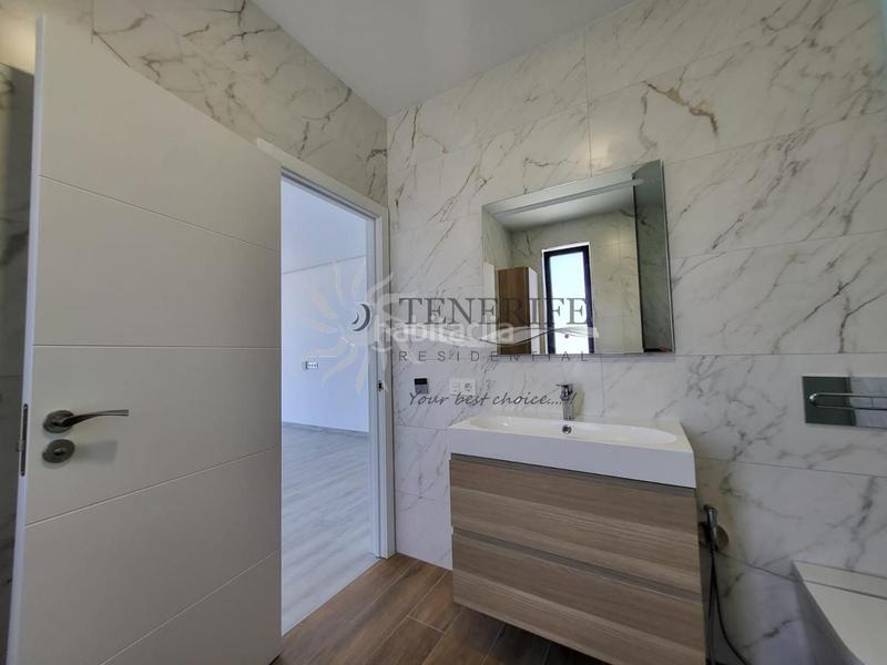 Foto eaae3c8f-6be5-45d4-ad9c-17c28ed46288. Maison avec parking piscine dans Playa Fañabé Alto Adeje