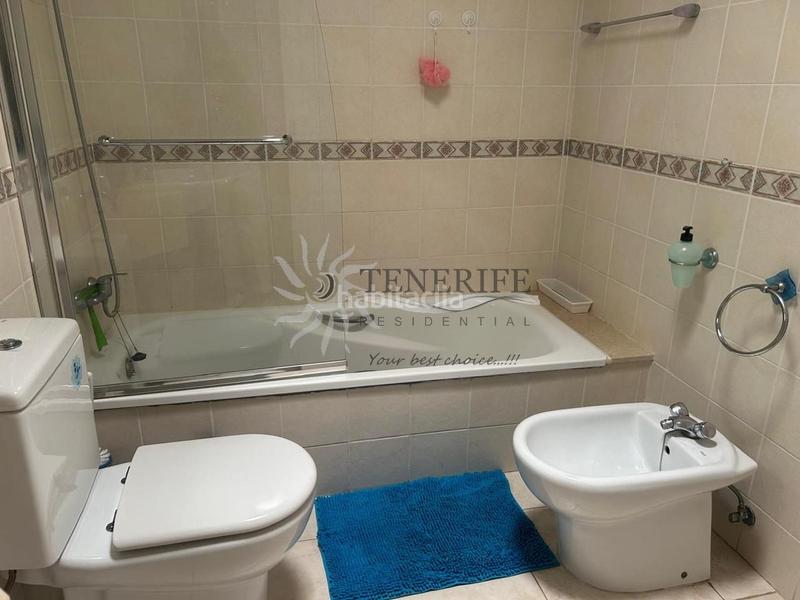 Foto c296cce9-8242-452c-b76d-12564287dc19. Casa amb piscina a Playa Fañabé Alto Adeje
