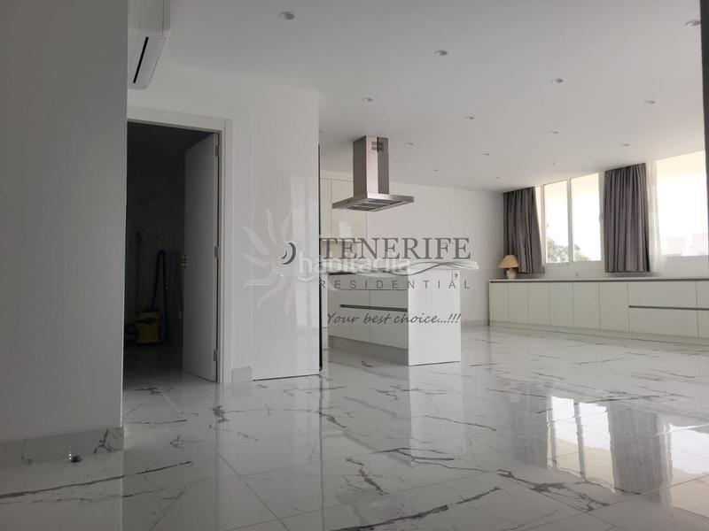 Foto cfa1a84d-c859-4507-bc4a-ec829a528bed. Piano terra in Los Cristianos Arona