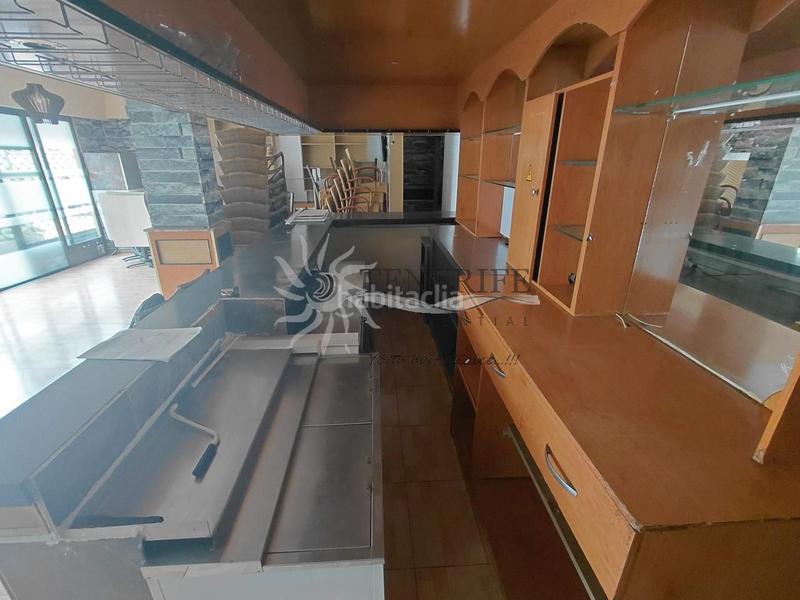 Foto 5e6e58b3-1764-4034-90c4-7e394139babc. Local comercial  en Los Cristianos. en Arona
