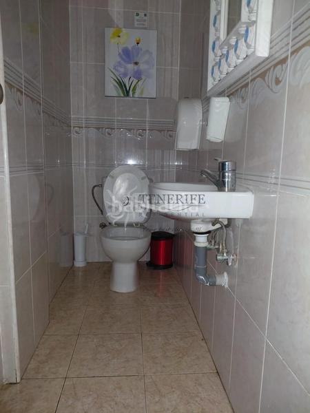 Foto 7c34a6b1-921f-49bb-bac0-492a311775ae. Local comercial  en Los Cristianos. en Arona