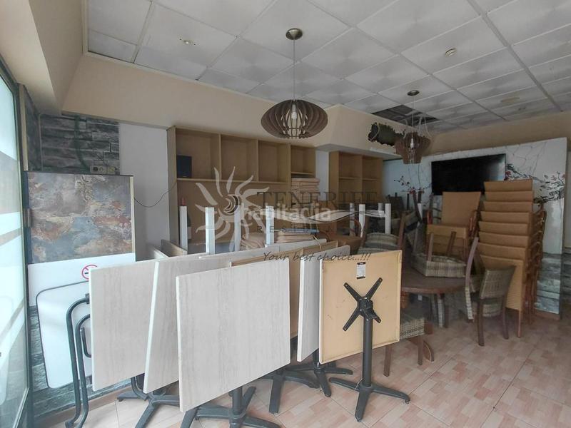 Foto c3765498-61fc-43f8-b5c0-03b5de03e5be. Local comercial  en Los Cristianos. en Arona