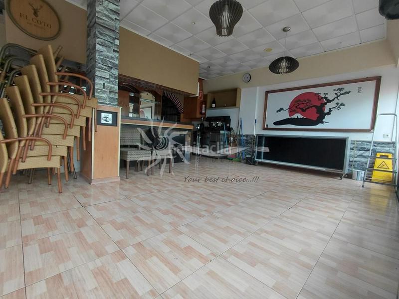 Foto cfdf27fe-41b0-4eb8-80ad-fc3f5b4ddc85. Local comercial  en Los Cristianos. en Arona
