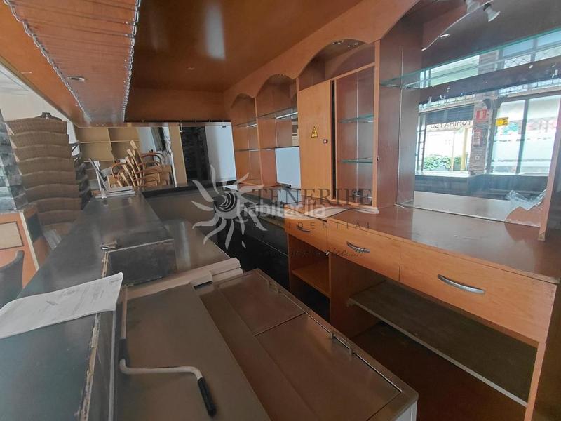 Foto d94acc56-f4d6-46d0-b7c9-4098a41abf99. Local comercial  en Los Cristianos. en Arona