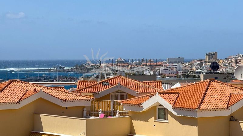 Foto 4704d2b2-3cd0-43ee-a8fe-b4ca1b0a42b3. Pis amb aparcament a Los Cristianos Arona