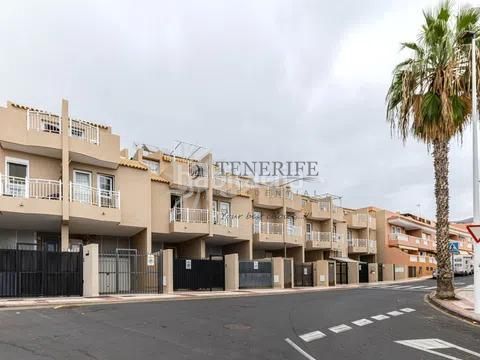 Foto 65aa414b-8721-47c3-aa20-30c6432ee41a. Casa amb aparcament a Casco Urbano Adeje
