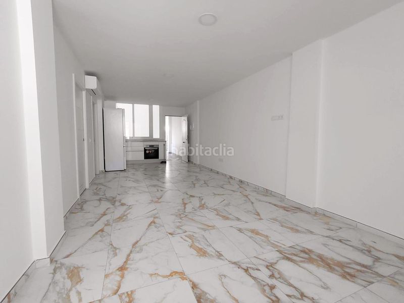 Foto c5d97ab6-5873-4d7e-9632-43aa9bdb3324. Planta baixa a Los Cristianos Arona