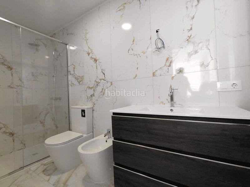 Foto d6bbaa4c-4e8b-4d9c-b439-3bfa3531eb80. Planta baixa a Los Cristianos Arona