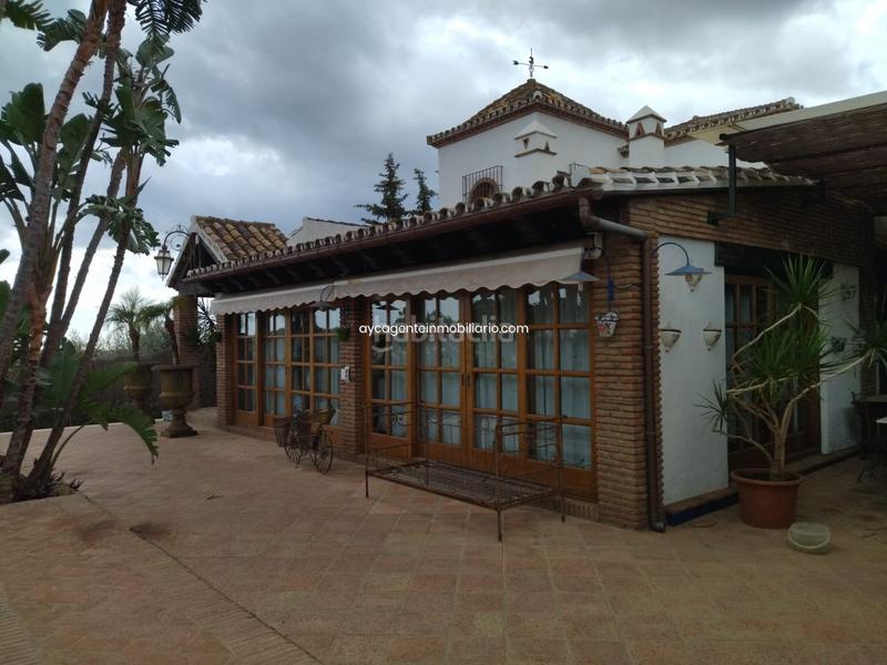 Foto 05ebce20-bdef-4063-be9f-beb66a1b5acc. Chalet villa en venta , 3 dormitorios. en Las Lomas Estepona
