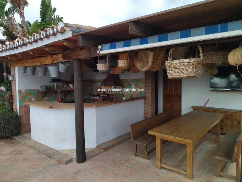 Foto 3257ac67-5b59-4e54-b315-74088cc9916c. Chalet villa en venta , 3 dormitorios. en Las Lomas Estepona