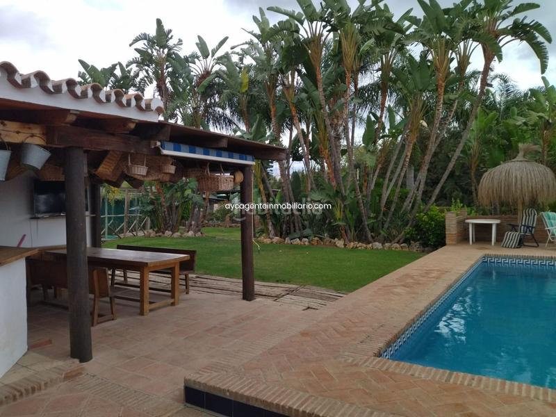 Foto 63b5783b-f76d-40cb-a86f-d7b26a496801. Chalet villa en venta , 3 dormitorios. en Las Lomas Estepona