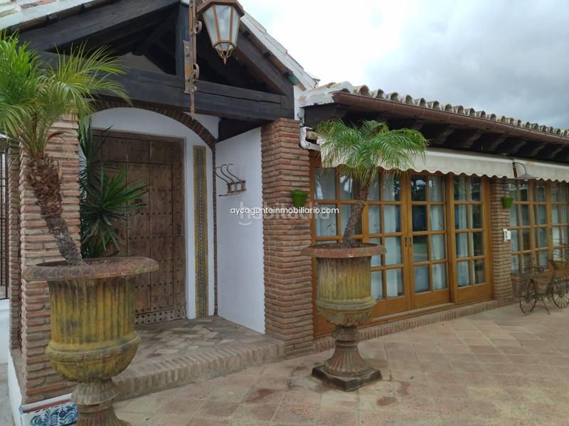 Foto 6b680513-c1d9-4067-8e21-574d0f835c61. Chalet villa en venta , 3 dormitorios. en Las Lomas Estepona