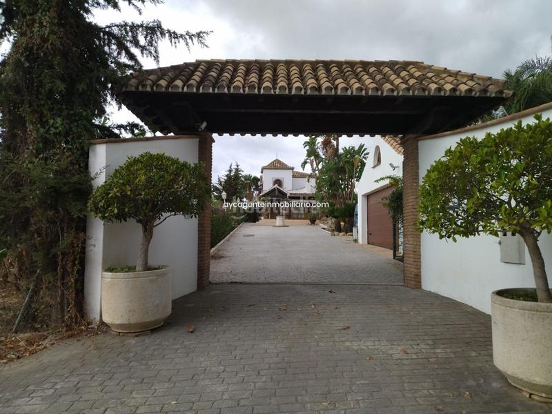 Foto 730d4a01-65c4-4411-bf47-b606af9119e1. Chalet villa en venta , 3 dormitorios. en Las Lomas Estepona
