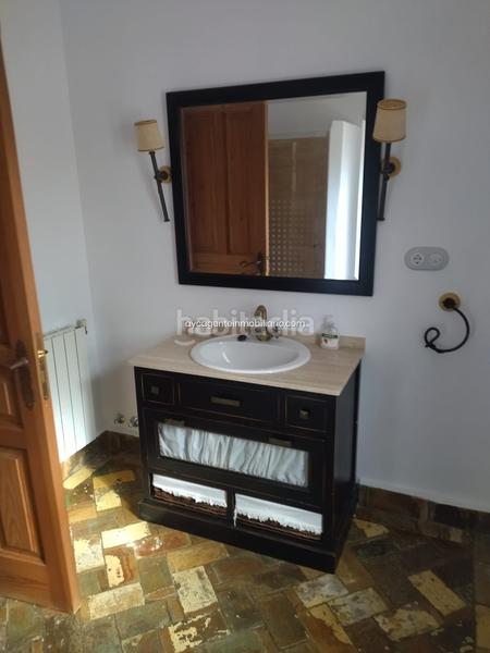 Foto eb78addb-3829-4a90-ab9d-a3a7692af9a3. Chalet villa en venta , 3 dormitorios. en Las Lomas Estepona