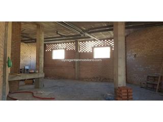 Miete Geschäftsraum in Puerto de Estepona. Local com. en alquiler en estepona.