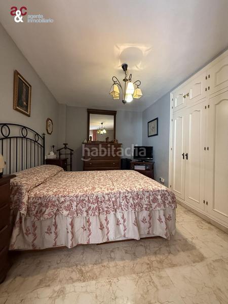 Foto 5eb229fe-303d-4660-92dc-7af792e93400. Piso en el cid 14 piso en venta en Centro, 3 dormitorios. en Estepona