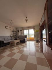 Flat in Miguel de maria luque 1. Piso en venta en avda. andalucía  ambulatorio, 4 dormitorios.