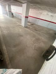Car parking in Andalucía 60. Garaje en venta en avda. andalucía.