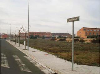 Terreny residencial a Miquel martí i pol 2. Solar urbano golmés
