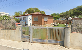 Xalet a Clavells-rocallisa 3. Inversión potencial. vivienda ocupada. chalet adosado en venta e