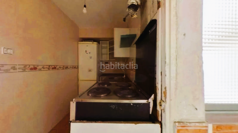 Foto ddedfed6-06e9-473e-bcbd-b854cb559236. Piso en del burí 13 inversión potencial. vivienda ocupada. piso en venta c buri. cornellà en Cornellà de Llobregat