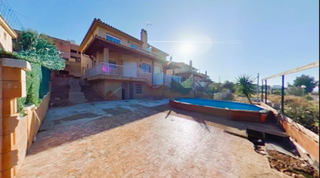 Xalet a Torre dels escipions 59. Inversión potencial. vivienda ocupada. chalet adosado en venta e