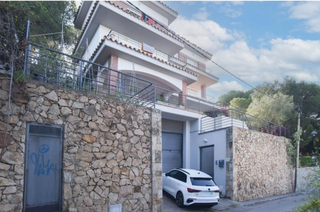 Xalet a Garbí 22. Inversión potencial. vivienda ocupada. chalet en venta c. garbi