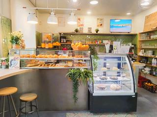 Traspàs Local Comercial  D'aragó. Se traspasa bar cafeteria