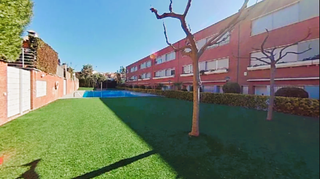 Casa adossada a Enric teixidó i salvà 30. Oportunidad de inversión. vivienda alquilada con contrato activo