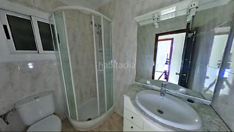 Foto 56da6edc-4b24-4626-bf10-effbabbbc4d7. Piso en de juan ramon jiménez oportunidad de inversión. vivienda alquilada con contrato activo. c juan ramón jiménez. en Rubí