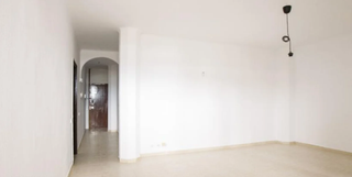 Flat in De barcelona 8. Piso alquilado en venta av. barcelona, 8. ed. cobalt