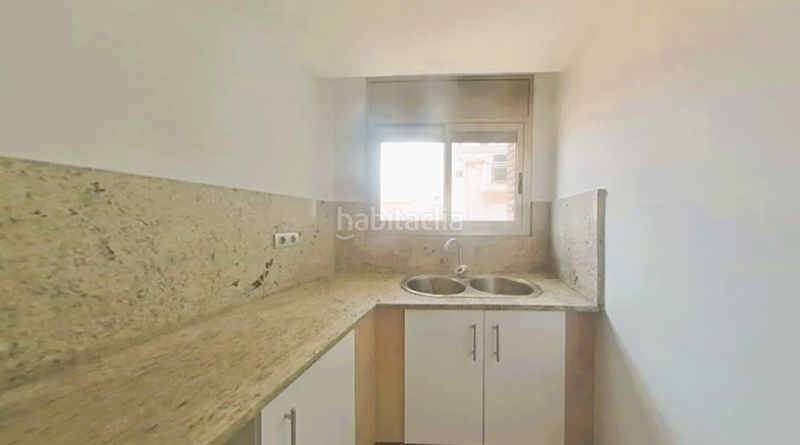 Foto 43584478-75ae-4f64-8374-c36c3abab2fe. Piso en de la cerdanya 13 oportunidad inversión, piso alquilado a la venta en c cerdanya 13 en Vendrell (El)