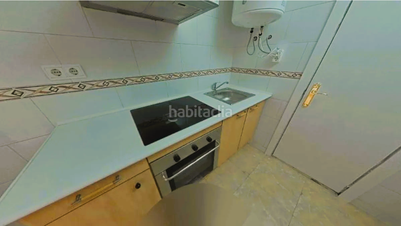 Foto c77c4311-9f8b-4e46-8e0d-a54bf91f0355. Piso en dels ferrocarrils catalans 87 oportunidad inversores, piso alquilado a la venta en c ferrocarrils catalans en Barcelona