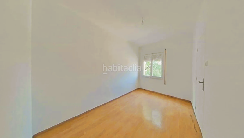 Foto 82388df9-eb26-4017-81b4-aa391dda9e9f. Pis a de salvador allende 12 a La Gavarra Cornellà de Llobregat