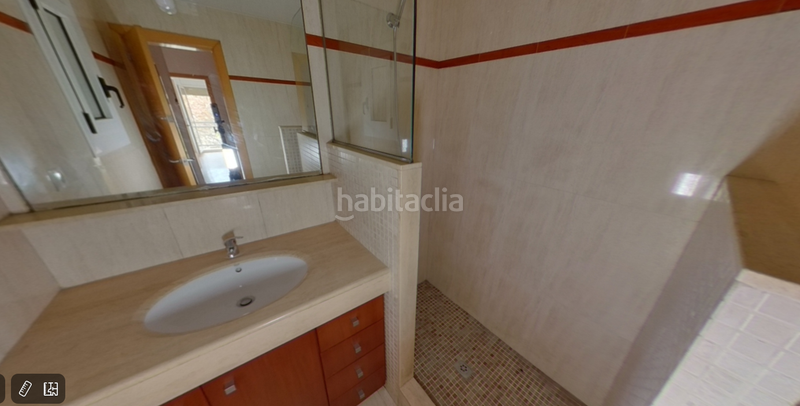 Foto d4c89829-4849-4606-a326-7451be56e80d. Duplex dans de cornellà 4 dans Centre Esplugues de Llobregat