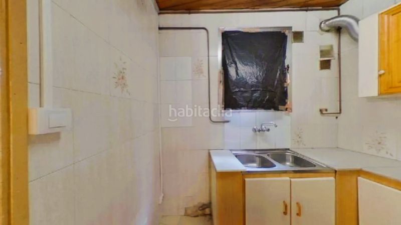 Foto a48f5f41-ba0c-4f9d-8438-abe8fa56bd96. Pis a de rafael capdevila 4 a El Clot Barcelona