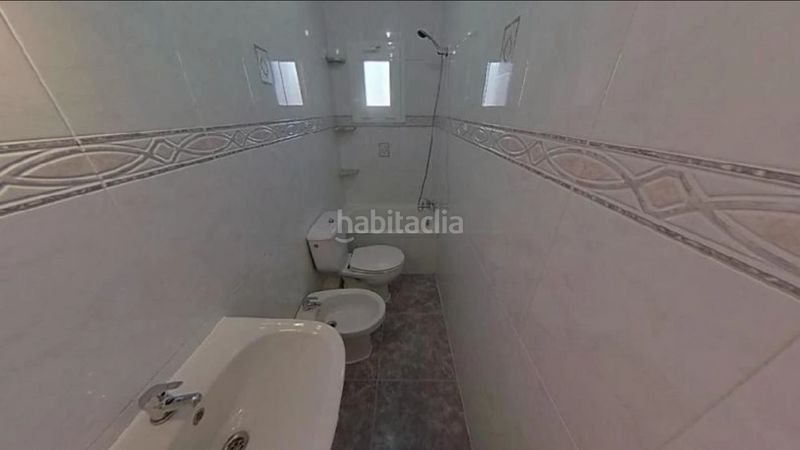 Foto fdc6a00e-4723-49e2-885d-5434ea47f48c. Pis a la menta 3 a Can Vidalet Esplugues de Llobregat