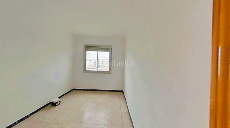 Foto b94bd412-8973-4632-9a05-f16f6d5370f3. Pis a de terrassa 450 a Can Rull Sabadell