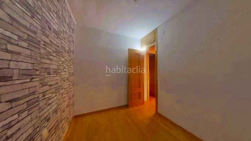 Foto 0c078f40-cf0e-4047-99ba-93a34daa80ac. Pis a La Gavarra Cornellà de Llobregat