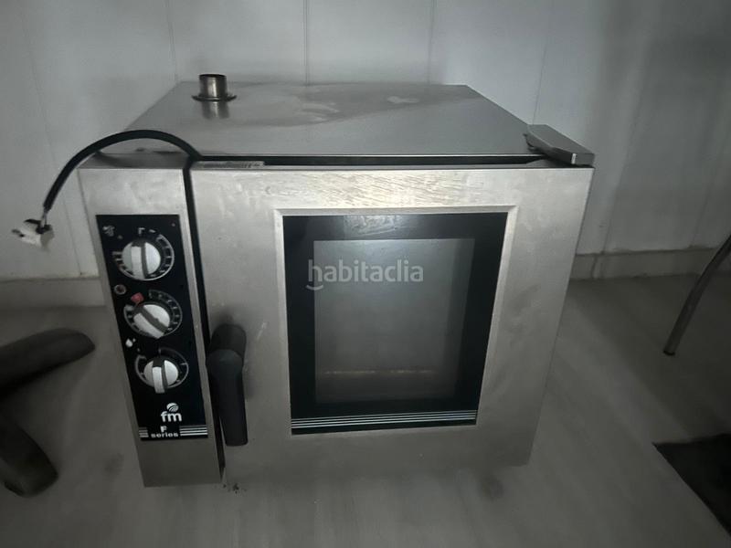 Foto 4c0c63cc-e54d-4fac-a7e5-215d5925f40d. Alquiler local comercial calle estacion via crucis en Ciudad Real