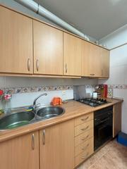 Etagenwohnung in Calle esperanza 38. Estupendo piso debido a sus dimensiones