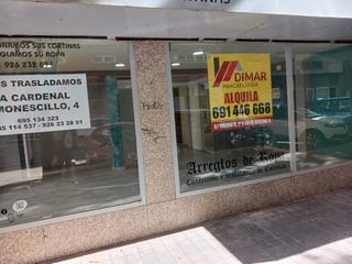 Locale commerciale in Calle Luz