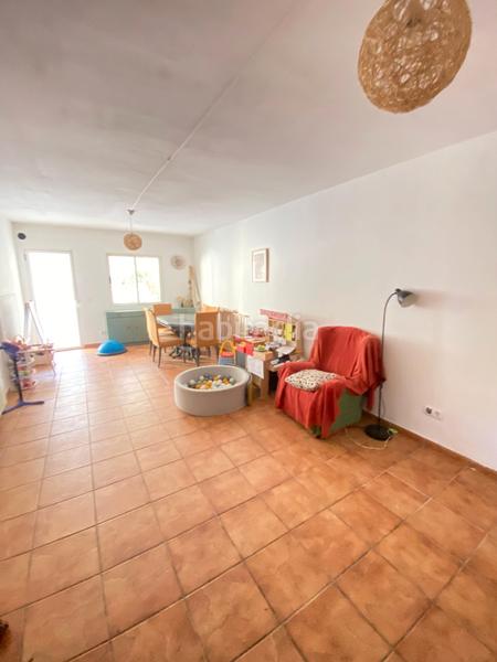 Foto a49c25bb-3f1b-4b08-8837-970f2e6e7d4b. Casa amb aparcament a Los Rosales Ciudad Real