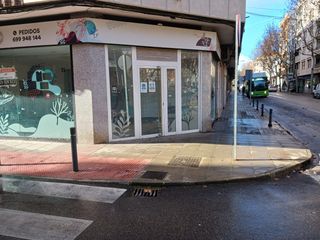 Lloguer Local Comercial  Calle bernardo balbuena. Local en alquiler frente a escuela de adultos