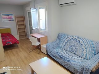 Appartement  Calle bachiller fernán gómez. Venta estudio cerca de la universidad
