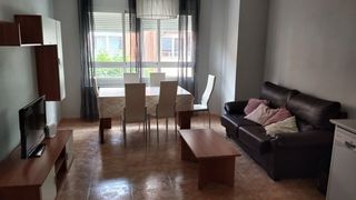 Location Appartement  Calle juan de ávila. Piso para estudiantes en calle juan de avila
