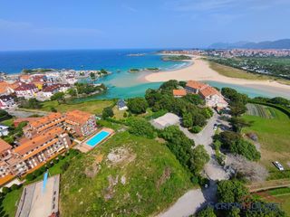 Terreno residencial en Calle isla-quejo 16. Gran oportunidad de inversión en isla playa, cantabria!