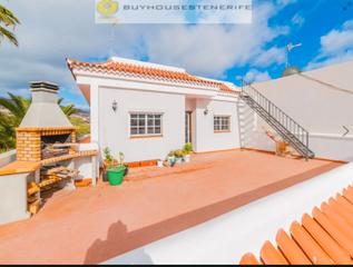 Casa aparellada  Calle arquitecto marrero. Casa adosada de 360 m2 /vídeo disponible.