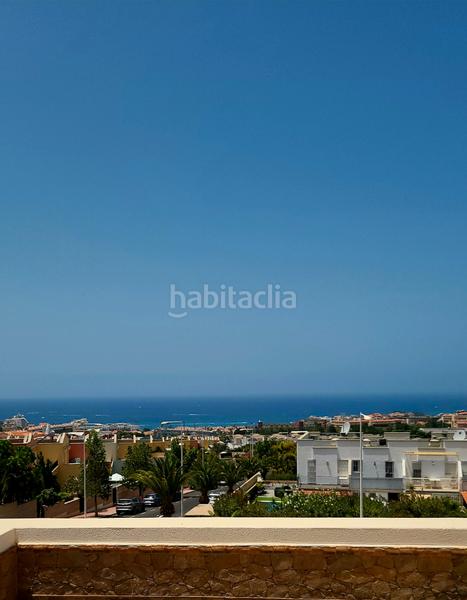Foto 08c80f8a-6d8c-4f60-9e6d-f2d9f2821460. Chalet triplex pareado en costa con vistas al atlántico en Adeje