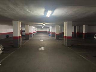 Parking voiture à Avenida del gran capitán 42. Plaza de garaje en el centro!!